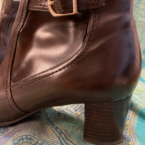 Side Zip 2” Healed Booties - Picture 4 of 7